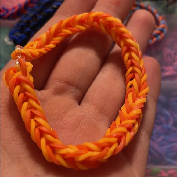6 inch black and white rainbow loom bracelet - Picture 2 of 3